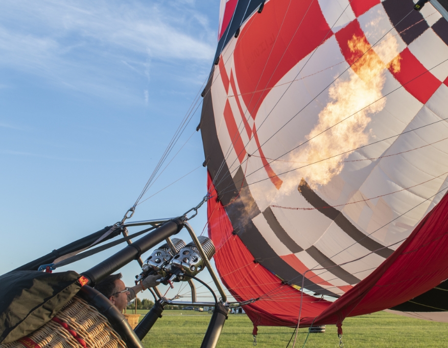 Image de fond montgolfière en vol